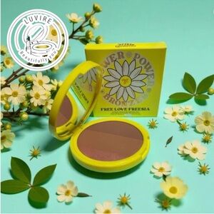 TRIXIE Cosmetics Flower Power Bronzer - Free Love Freesia